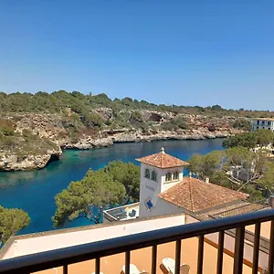 https://la-marina-hostal.allmallorcahotels.com